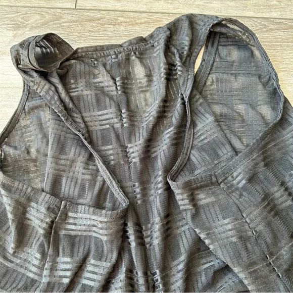 Mblm Sleeveless  Sheer Gingham Stretchy Top in Black - Picture 11 of 12